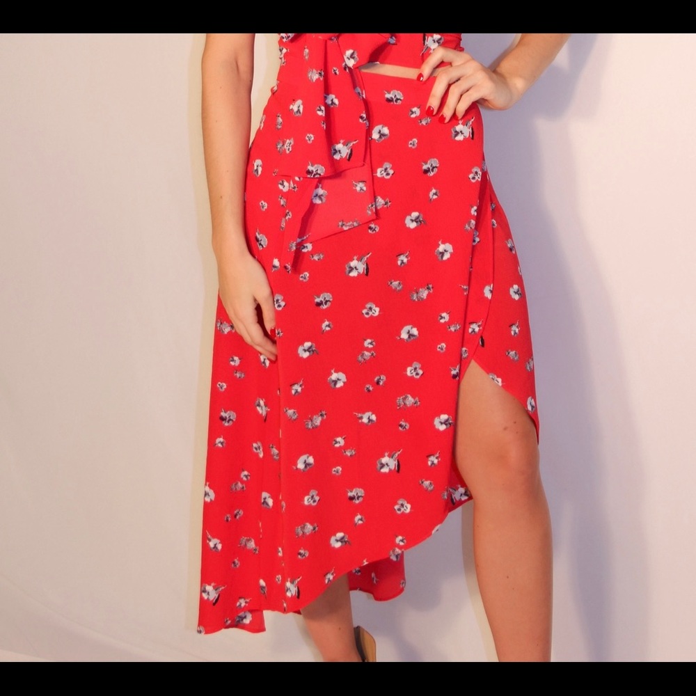 SALE Fun and Flirty Red Floral Double Wrap 2Pc Set - Picture 3 of 4